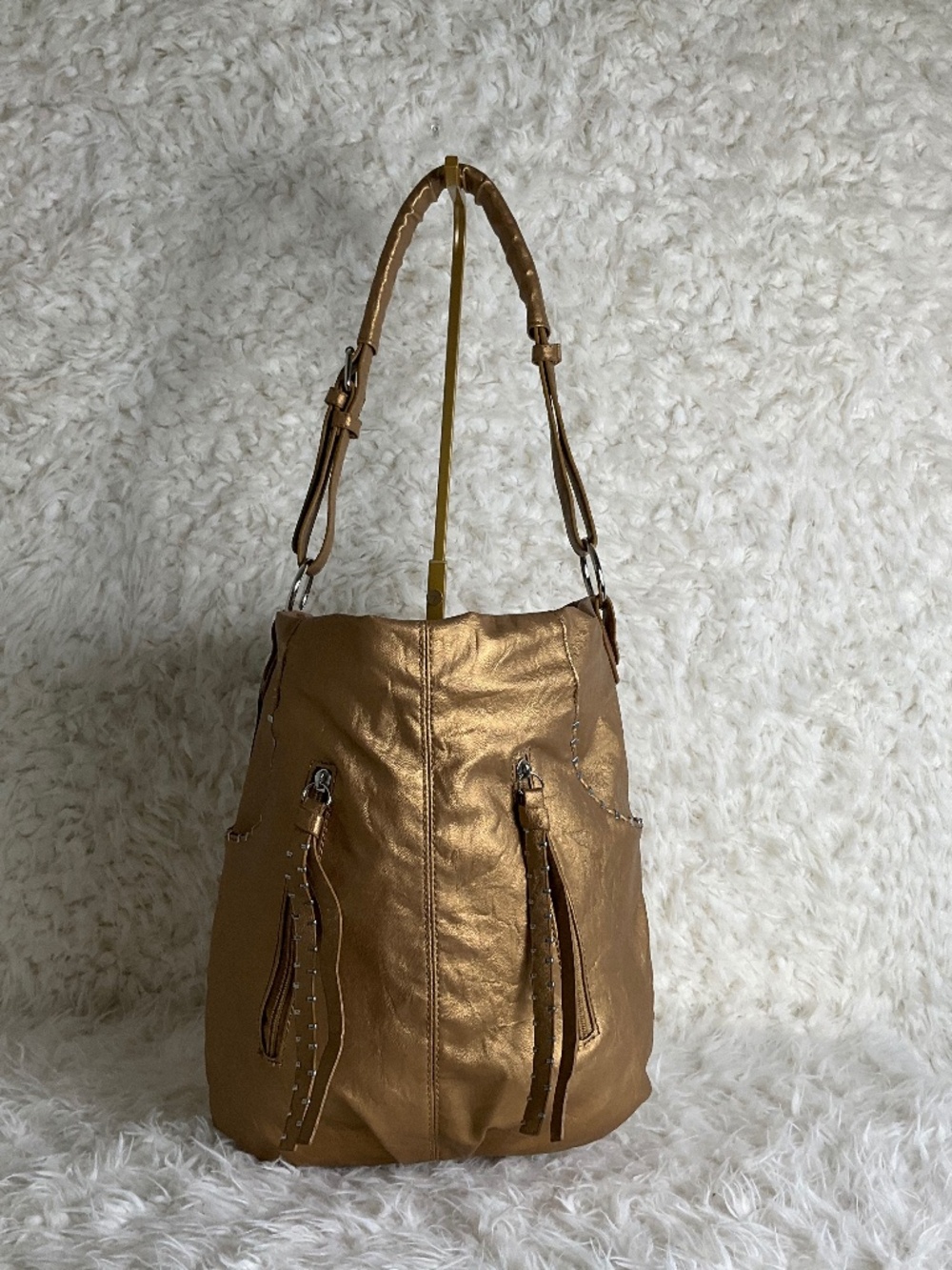 BUENO GOLD COLLECTION WOMEN'S METALLIC HOBO BAG~NEW!
